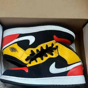 Jordan Sneakers Black Yellow Red White
